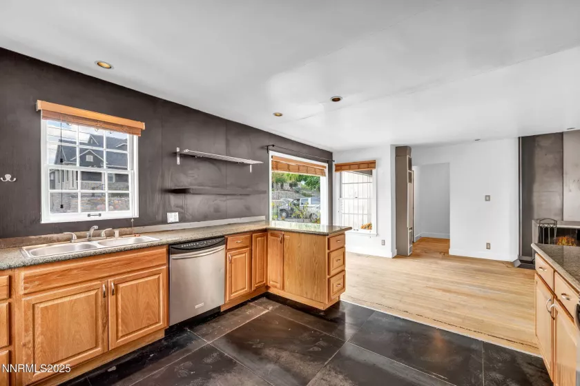 343 Mount Rose kitchen