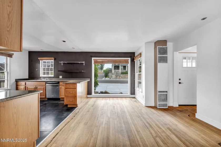 343 Mount Rose living room