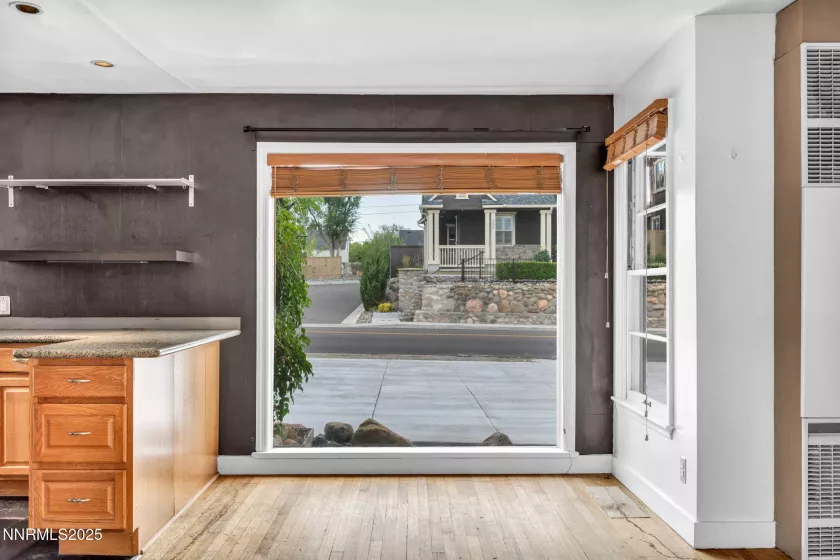 343 Mount Rose living room