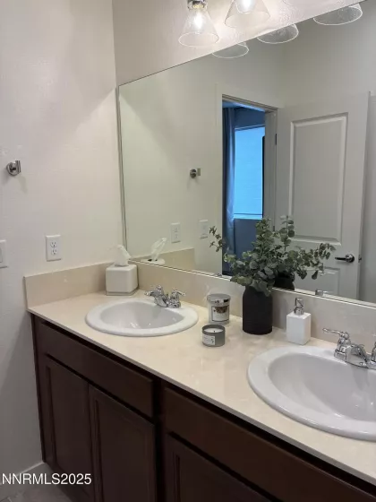 4915 Black Falcon, Sun Valley, Nevada 89433, 3 Bedrooms Bedrooms, ,3 BathroomsBathrooms,Residential,Residential,Black Falcon,250055882