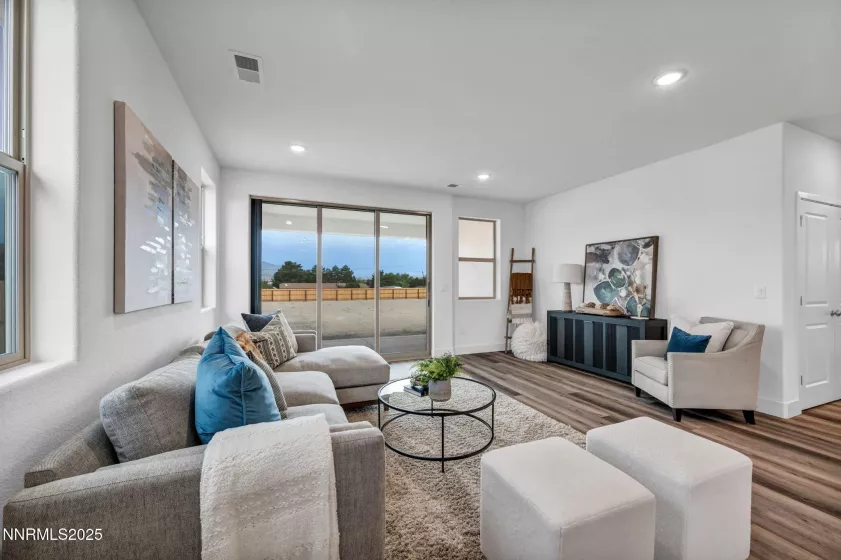 8621 Crandell, Reno, Nevada 89506, 3 Bedrooms Bedrooms, ,2 BathroomsBathrooms,Residential,Residential,Crandell,250055884