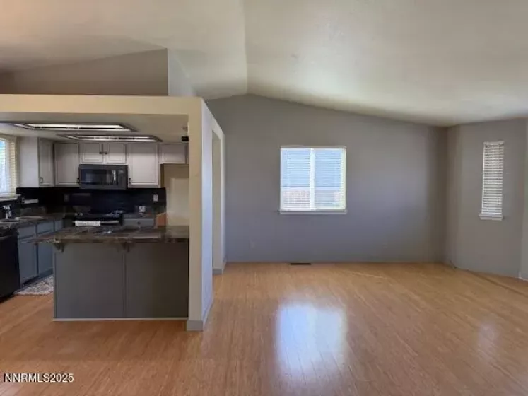 997 Ridgeview, Carson City, Nevada 89705, 3 Bedrooms Bedrooms, ,2 BathroomsBathrooms,Residential,Residential,Ridgeview,250055890