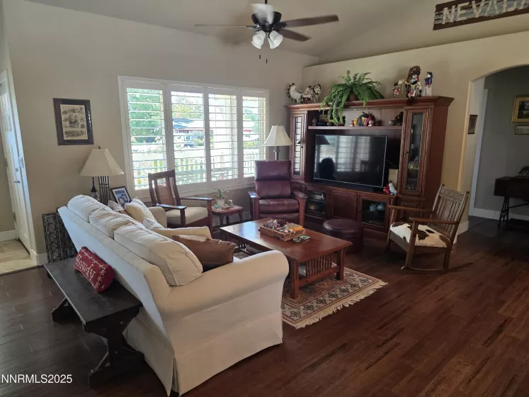 1229 Manhattan, Gardnerville, Nevada 89460, 3 Bedrooms Bedrooms, ,2 BathroomsBathrooms,Residential,Residential,Manhattan,250055899