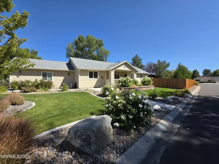 1229 Manhattan, Gardnerville, Nevada 89460, 3 Bedrooms Bedrooms, ,2 BathroomsBathrooms,Residential,Residential,Manhattan,250055899