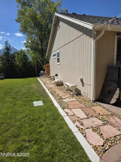 1229 Manhattan, Gardnerville, Nevada 89460, 3 Bedrooms Bedrooms, ,2 BathroomsBathrooms,Residential,Residential,Manhattan,250055899