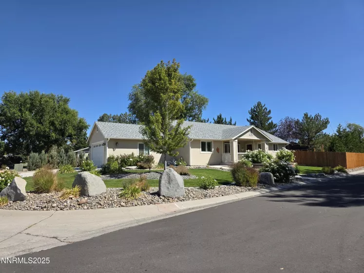 1229 Manhattan, Gardnerville, Nevada 89460, 3 Bedrooms Bedrooms, ,2 BathroomsBathrooms,Residential,Residential,Manhattan,250055899