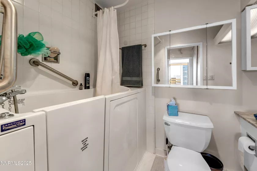 100 Arlington, Reno, Nevada 89501, 2 Bedrooms Bedrooms, ,2 BathroomsBathrooms,Residential,Residential,Arlington,250055905