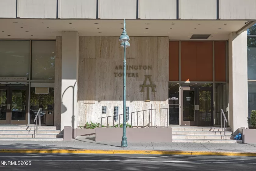 100 Arlington, Reno, Nevada 89501, 2 Bedrooms Bedrooms, ,2 BathroomsBathrooms,Residential,Residential,Arlington,250055905