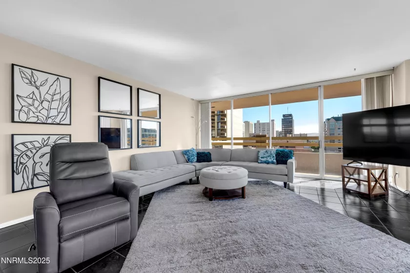 100 Arlington, Reno, Nevada 89501, 2 Bedrooms Bedrooms, ,2 BathroomsBathrooms,Residential,Residential,Arlington,250055905