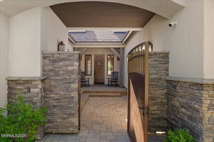 20600 Chanson, Reno, Nevada 89511, 4 Bedrooms Bedrooms, ,4 BathroomsBathrooms,Residential,Residential,Chanson,250055906
