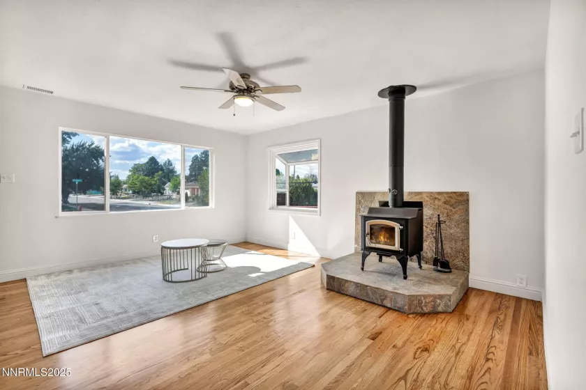 1510 Laiolo, Reno, Nevada 89502, 3 Bedrooms Bedrooms, ,2 BathroomsBathrooms,Residential,Residential,Laiolo,250055911