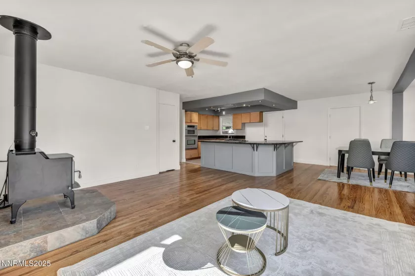 1510 Laiolo, Reno, Nevada 89502, 3 Bedrooms Bedrooms, ,2 BathroomsBathrooms,Residential,Residential,Laiolo,250055911