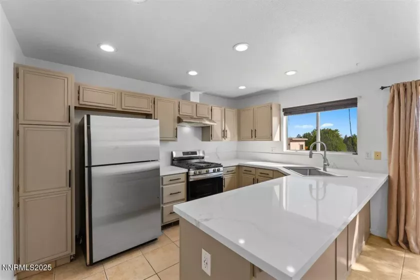 1592 Reno View, Reno, Nevada 89523, 4 Bedrooms Bedrooms, ,3 BathroomsBathrooms,Residential,Residential,Reno View,250052113