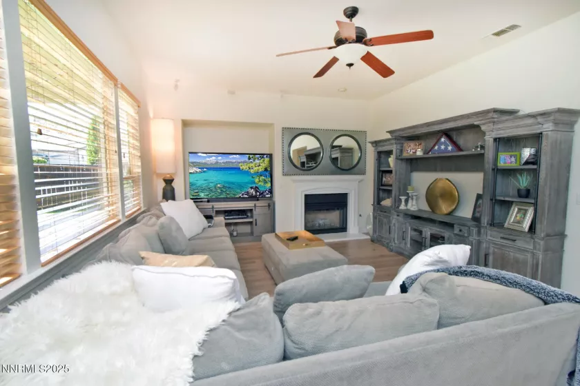 10698 Autumn Walk, Reno, Nevada 89521, 4 Bedrooms Bedrooms, ,2 BathroomsBathrooms,Residential,Residential,Autumn Walk,250055922