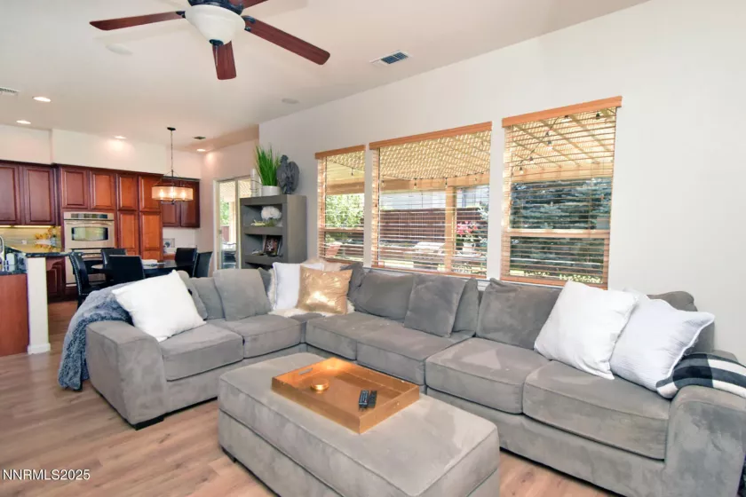 10698 Autumn Walk, Reno, Nevada 89521, 4 Bedrooms Bedrooms, ,2 BathroomsBathrooms,Residential,Residential,Autumn Walk,250055922