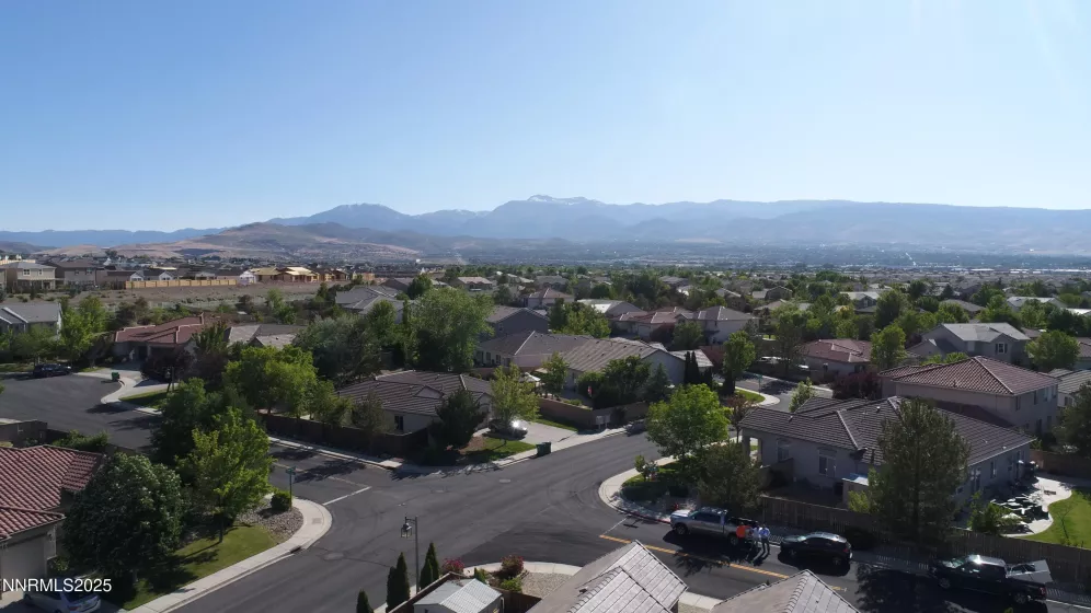 10698 Autumn Walk, Reno, Nevada 89521, 4 Bedrooms Bedrooms, ,2 BathroomsBathrooms,Residential,Residential,Autumn Walk,250055922