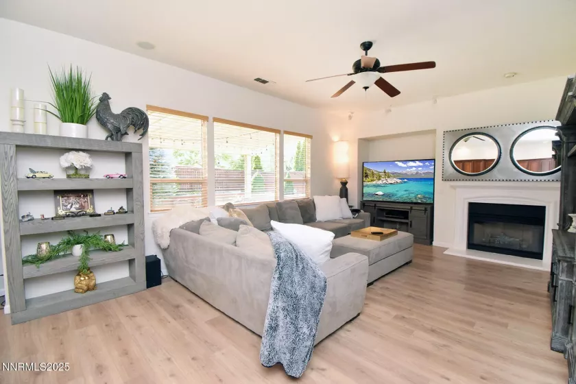 10698 Autumn Walk, Reno, Nevada 89521, 4 Bedrooms Bedrooms, ,2 BathroomsBathrooms,Residential,Residential,Autumn Walk,250055922
