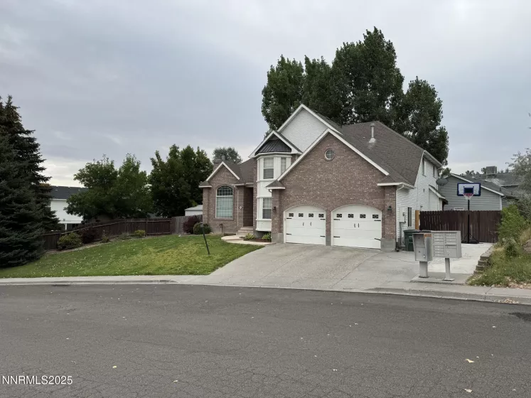 2081 Russell, Elko, Nevada 89801, 5 Bedrooms Bedrooms, ,3 BathroomsBathrooms,Residential,Residential,Russell,250055186