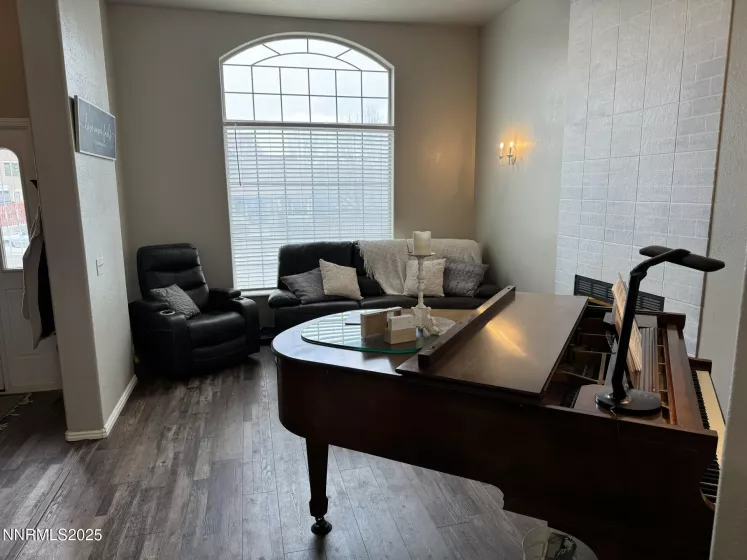 2081 Russell, Elko, Nevada 89801, 5 Bedrooms Bedrooms, ,3 BathroomsBathrooms,Residential,Residential,Russell,250055186