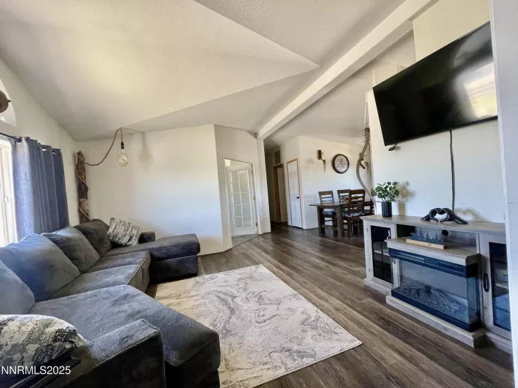 2405 Silas, Fallon, Nevada 89406, 3 Bedrooms Bedrooms, ,2 BathroomsBathrooms,Residential,Residential,Silas,250052765