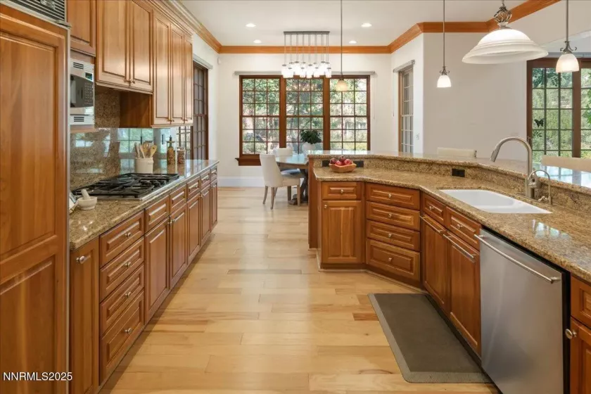 6410 Zermatt, Reno, Nevada 89511, 3 Bedrooms Bedrooms, ,3 BathroomsBathrooms,Residential,Residential,Zermatt,250055937