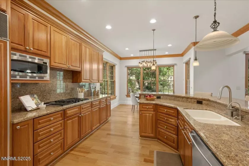 6410 Zermatt, Reno, Nevada 89511, 3 Bedrooms Bedrooms, ,3 BathroomsBathrooms,Residential,Residential,Zermatt,250055937