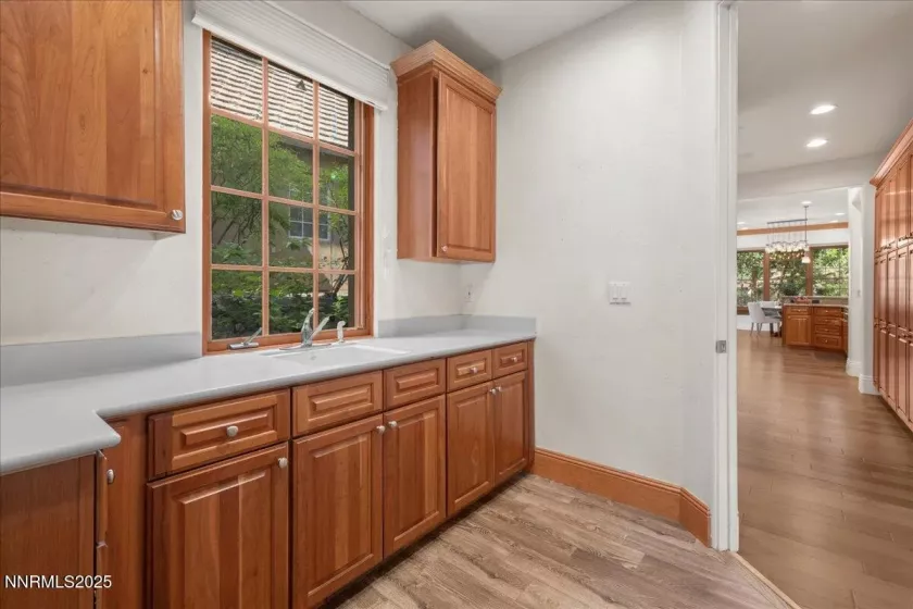 6410 Zermatt, Reno, Nevada 89511, 3 Bedrooms Bedrooms, ,3 BathroomsBathrooms,Residential,Residential,Zermatt,250055937