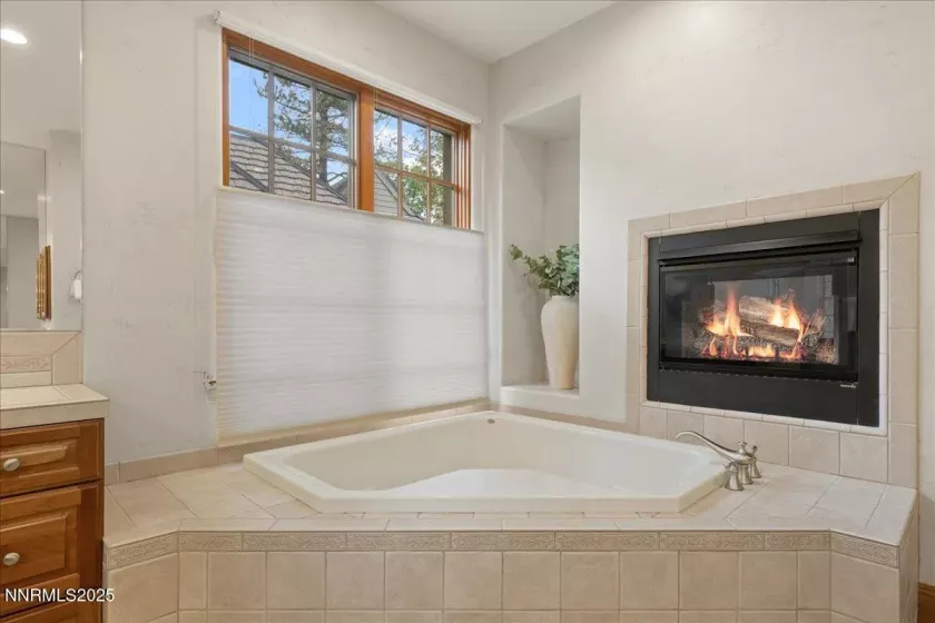 6410 Zermatt, Reno, Nevada 89511, 3 Bedrooms Bedrooms, ,3 BathroomsBathrooms,Residential,Residential,Zermatt,250055937