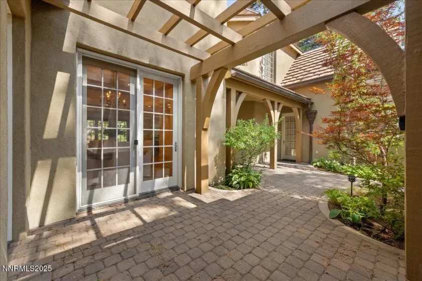 6410 Zermatt, Reno, Nevada 89511, 3 Bedrooms Bedrooms, ,3 BathroomsBathrooms,Residential,Residential,Zermatt,250055937