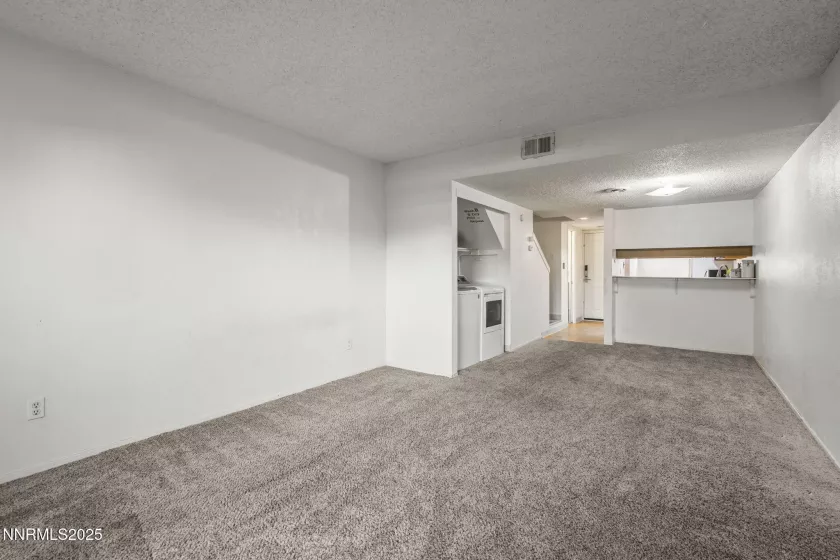 857 Nutmeg, Reno, Nevada 89502, 2 Bedrooms Bedrooms, ,2 BathroomsBathrooms,Residential,Residential,Nutmeg,250055938
