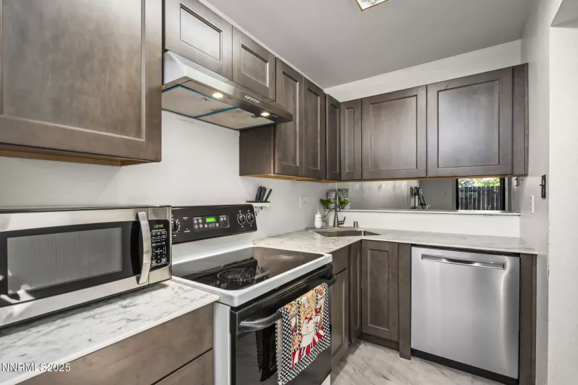 857 Nutmeg, Reno, Nevada 89502, 2 Bedrooms Bedrooms, ,2 BathroomsBathrooms,Residential,Residential,Nutmeg,250055938