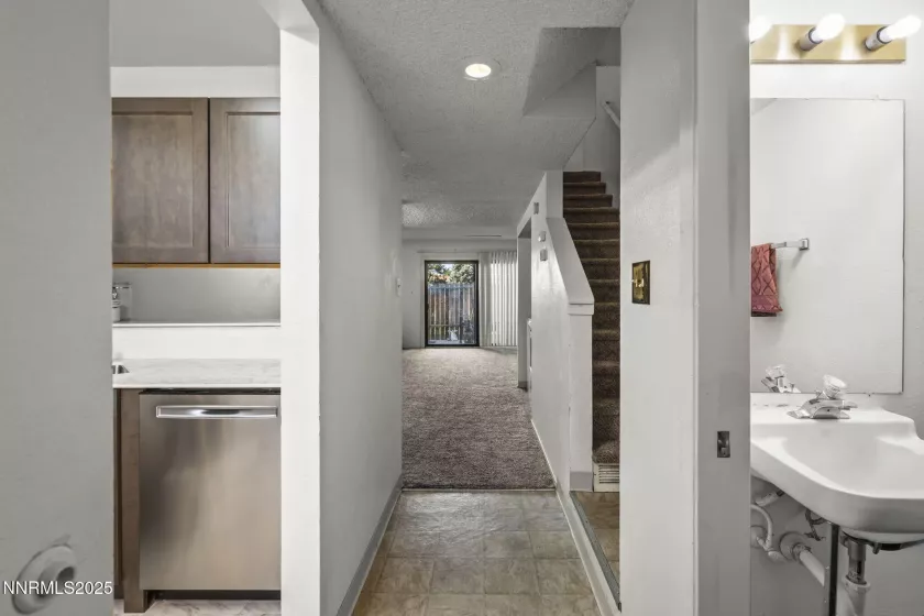 857 Nutmeg, Reno, Nevada 89502, 2 Bedrooms Bedrooms, ,2 BathroomsBathrooms,Residential,Residential,Nutmeg,250055938
