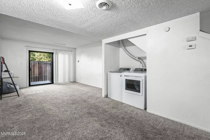 857 Nutmeg, Reno, Nevada 89502, 2 Bedrooms Bedrooms, ,2 BathroomsBathrooms,Residential,Residential,Nutmeg,250055938