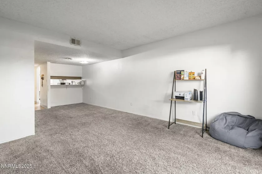 857 Nutmeg, Reno, Nevada 89502, 2 Bedrooms Bedrooms, ,2 BathroomsBathrooms,Residential,Residential,Nutmeg,250055938