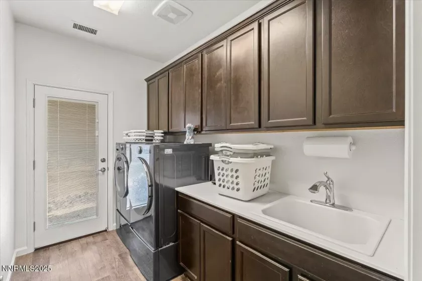9620 Jessica, Reno, Nevada 89521, 4 Bedrooms Bedrooms, ,3 BathroomsBathrooms,Residential,Residential,Jessica,250055939