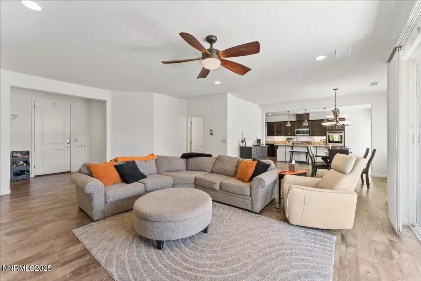 9620 Jessica, Reno, Nevada 89521, 4 Bedrooms Bedrooms, ,3 BathroomsBathrooms,Residential,Residential,Jessica,250055939