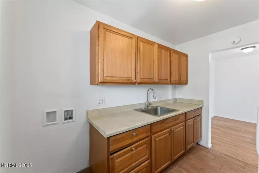 601 Oakwood, Sparks, Nevada 89431, 2 Bedrooms Bedrooms, ,1 BathroomBathrooms,Residential,Residential,Oakwood,250055950