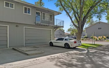 601 Oakwood, Sparks, Nevada 89431, 2 Bedrooms Bedrooms, ,1 BathroomBathrooms,Residential,Residential,Oakwood,250055950