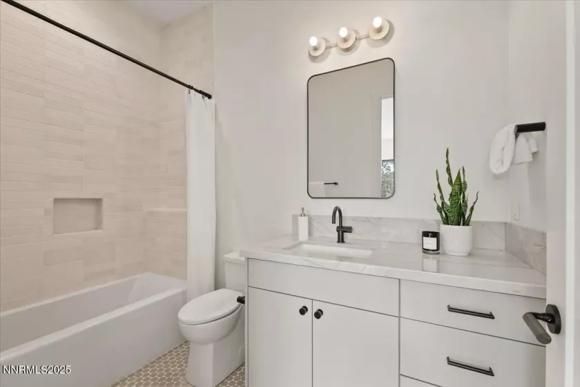 10 Glenhaven, Reno, Nevada 89511, 4 Bedrooms Bedrooms, ,6 BathroomsBathrooms,Residential,Residential,Glenhaven,250055953