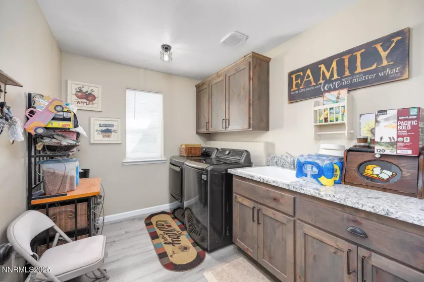 1651 Skyridge, Fallon, Nevada 89406, 3 Bedrooms Bedrooms, ,2 BathroomsBathrooms,Residential,Residential,Skyridge,250055956