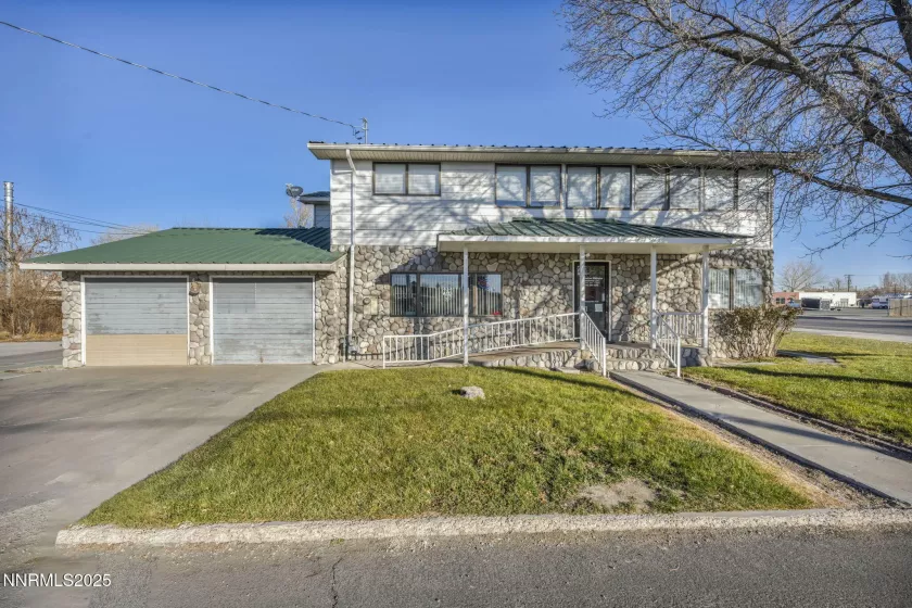 2 Newcombe, Yerington, Nevada 89447, ,Commercial Sale,Residential,Newcombe,250055958