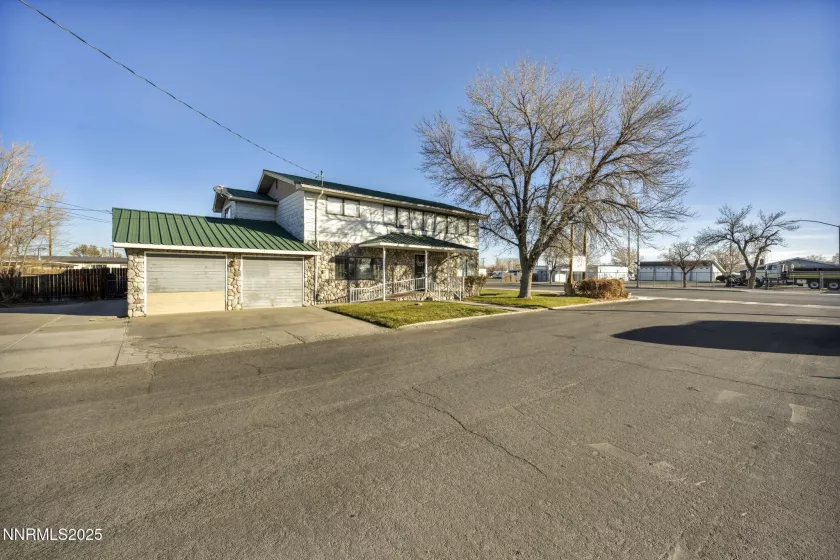 2 Newcombe, Yerington, Nevada 89447, ,Commercial Sale,Residential,Newcombe,250055958