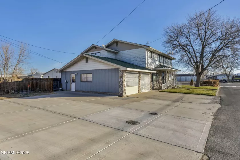 2 Newcombe, Yerington, Nevada 89447, ,Commercial Sale,Residential,Newcombe,250055958