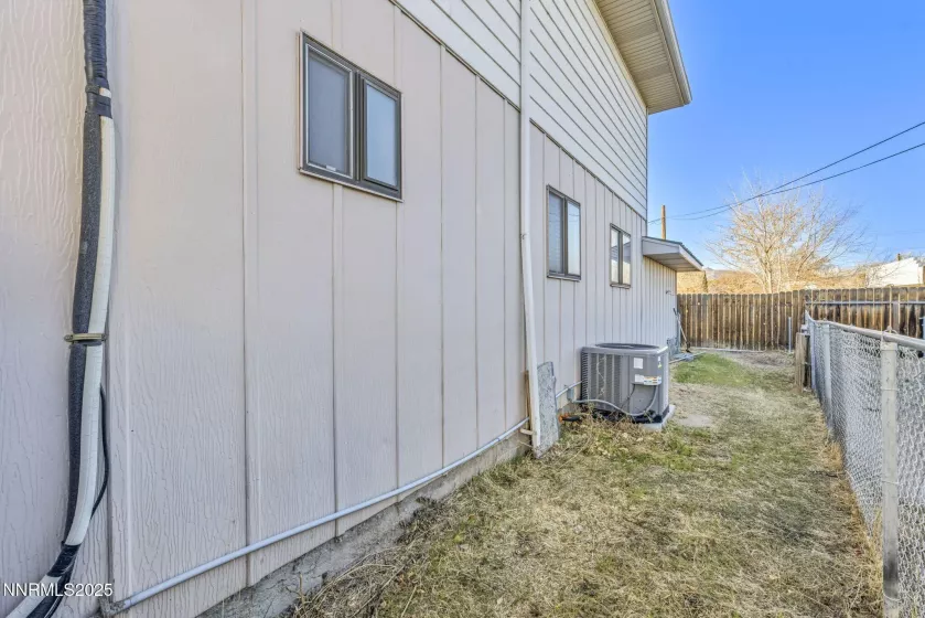 2 Newcombe, Yerington, Nevada 89447, ,Commercial Sale,Residential,Newcombe,250055958