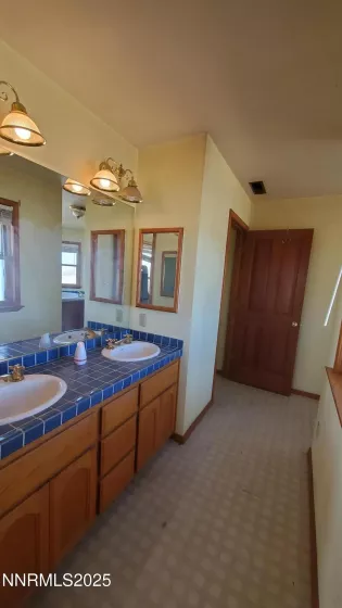 20 Pit, Wellington, Nevada 89444, 5 Bedrooms Bedrooms, ,3 BathroomsBathrooms,Residential,Residential,Pit,250055960