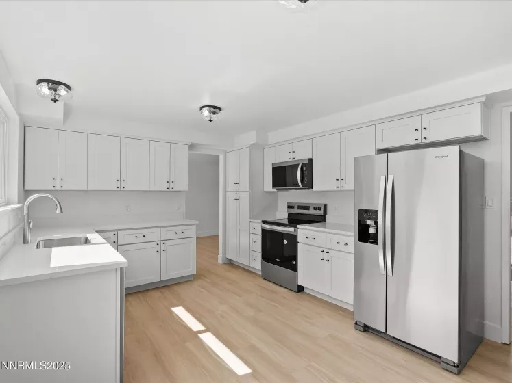 4160 Mira Loma, Reno, Nevada 89502, 4 Bedrooms Bedrooms, ,3 BathroomsBathrooms,Residential,Residential,Mira Loma,250055974