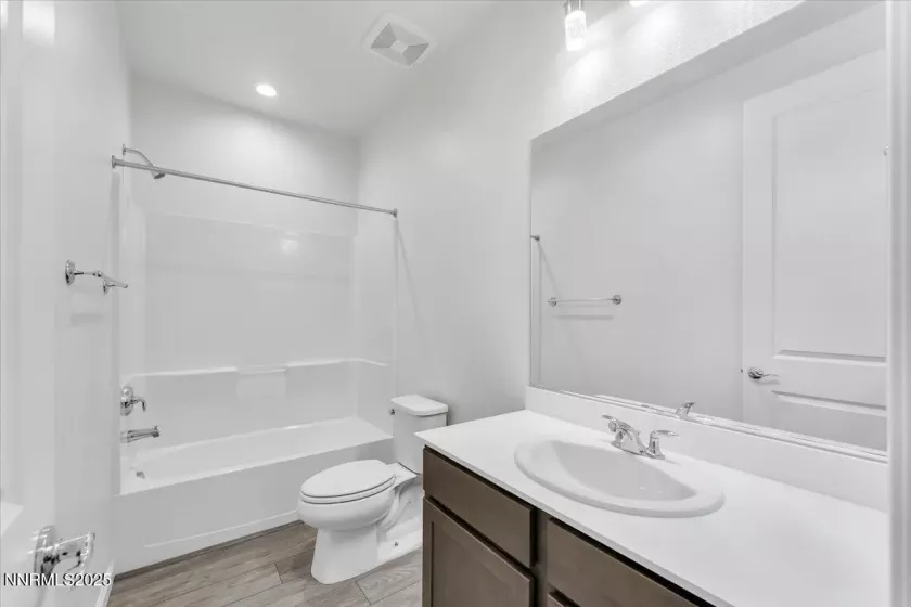 2151 Roaring Fork, Sparks, Nevada 89436, 4 Bedrooms Bedrooms, ,3 BathroomsBathrooms,Residential,Residential,Roaring Fork,250055983