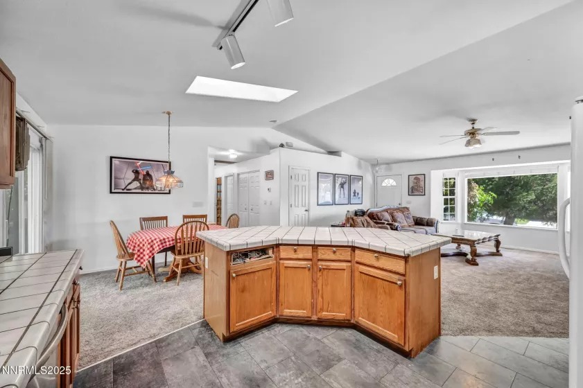 1037 Turtledove, Sparks, Nevada 89441, 3 Bedrooms Bedrooms, ,2 BathroomsBathrooms,Residential,Residential,Turtledove,250055985