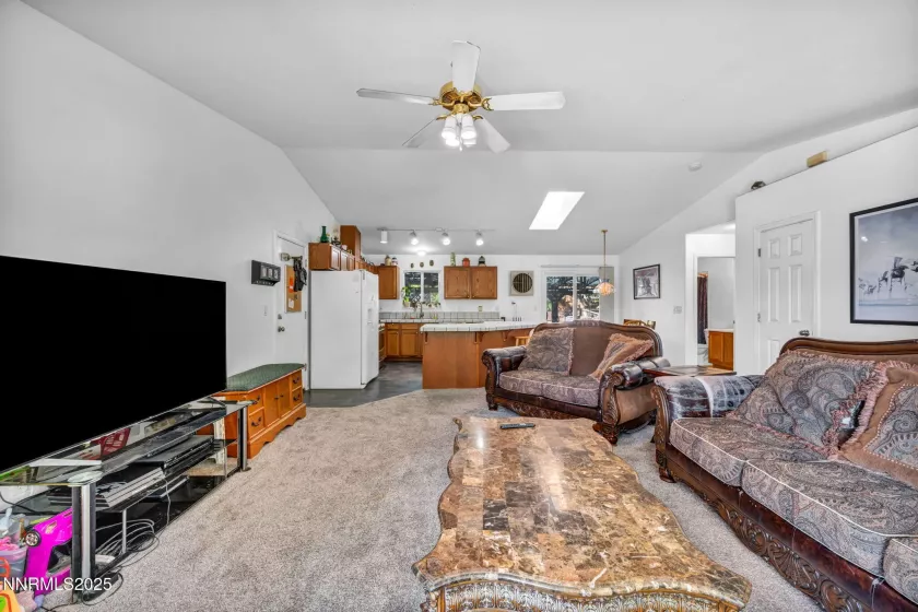 1037 Turtledove, Sparks, Nevada 89441, 3 Bedrooms Bedrooms, ,2 BathroomsBathrooms,Residential,Residential,Turtledove,250055985