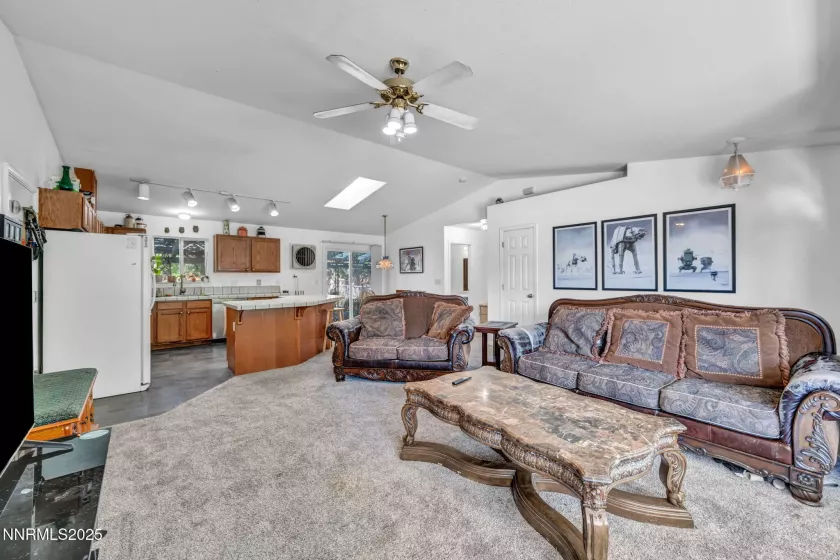 1037 Turtledove, Sparks, Nevada 89441, 3 Bedrooms Bedrooms, ,2 BathroomsBathrooms,Residential,Residential,Turtledove,250055985